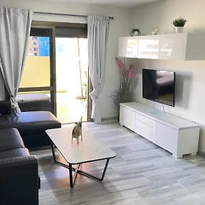 Seaside Haven: With Terrace Fuengirola