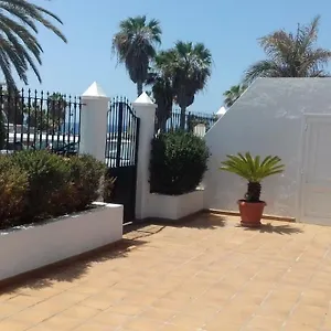 https://casa-tiati-puerto-del-carmen-lanzarote.puertodelcarmen-hotels.org